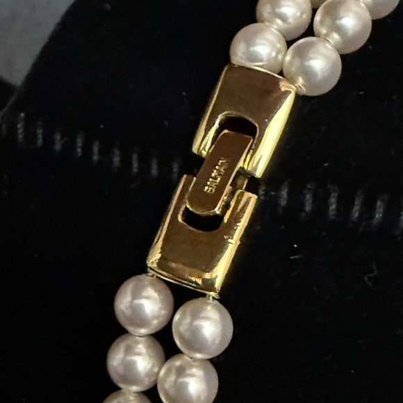 Pearl Necklace - Picture 6 of 15